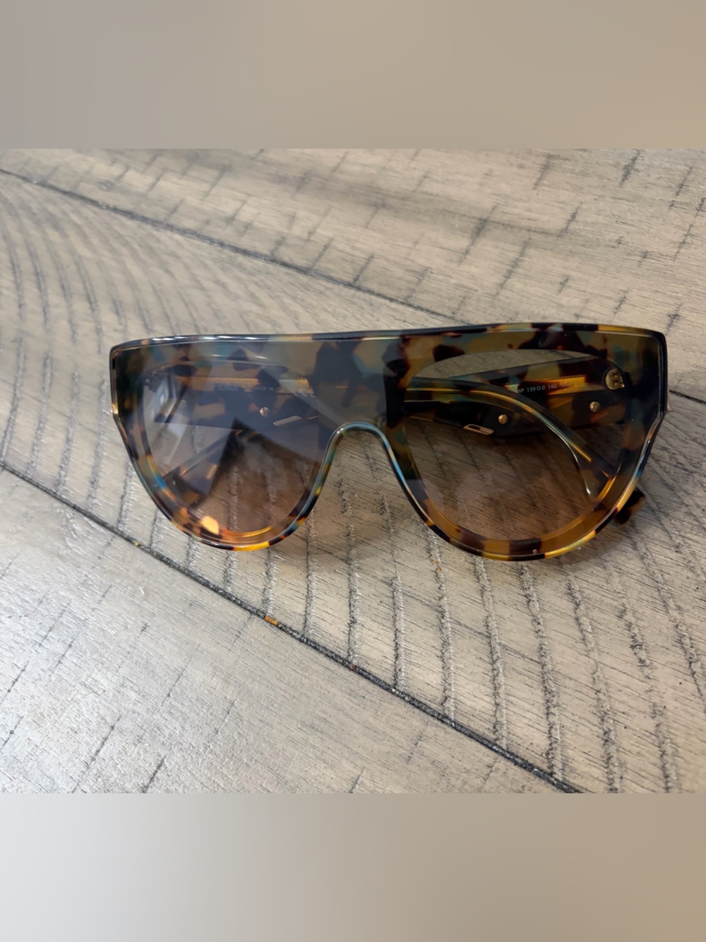 Fendi Oversized Tortoiseshell Shield Sunglasses - Brown FE40150I 56